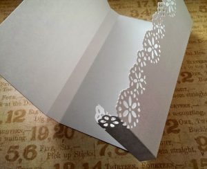 Geschenkpackung aus Papier selber basteln - Anleitung-dekoking-2