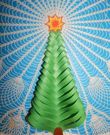 originellen-weihnachtsbaum-aus-papier-basteln-dekoking-com