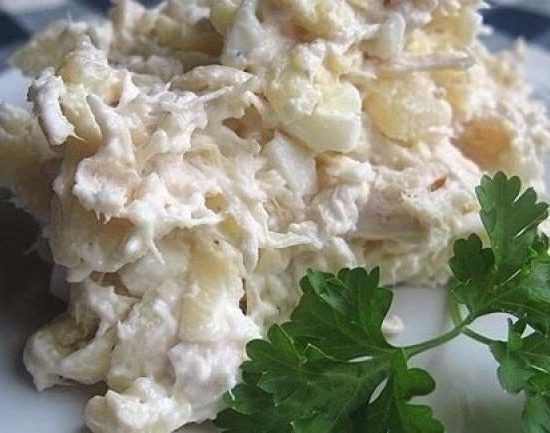 salat-mit-aepfeln-und-haehnchenbrustfilet-dekoking-com