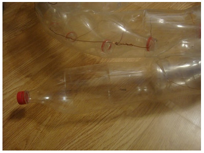 schlange-aus-plastikflaschen-dekoking-com-5