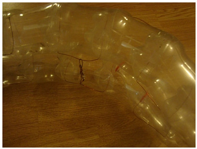 schlange-aus-plastikflaschen-dekoking-com-6