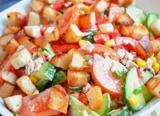 gemischter-salat-mit-haehnchen