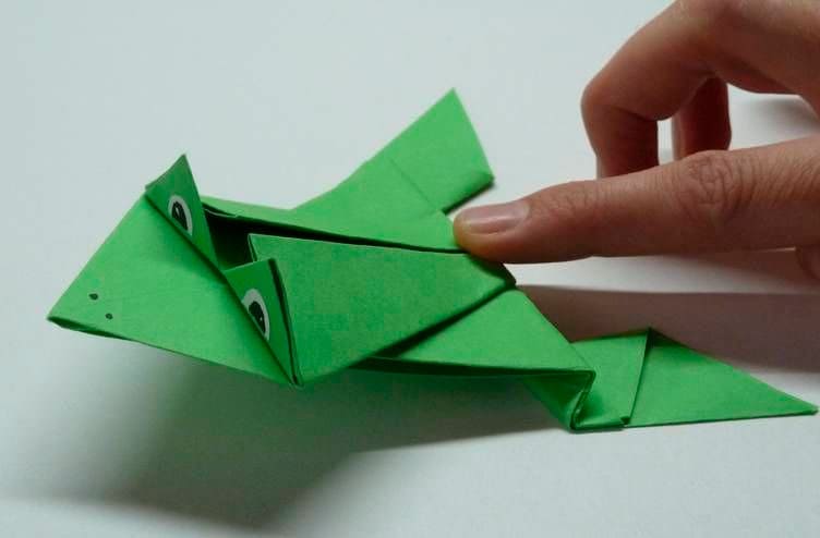 Origami Frosch aus Papier