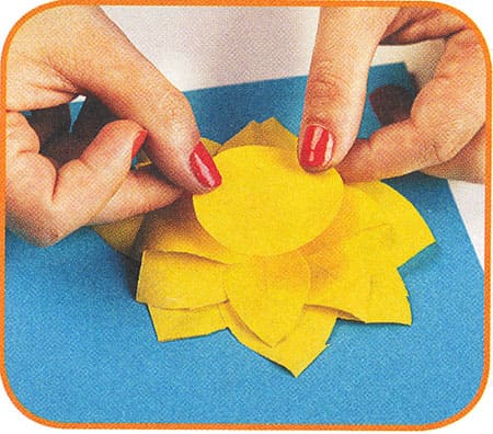 Sonnenblume aus Papier falten